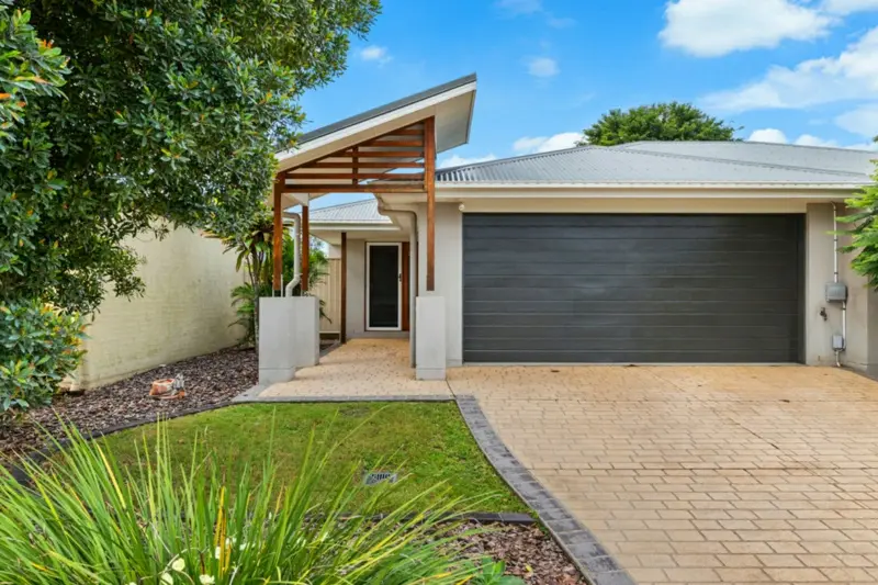 1/37 Haig Road, Birkdale